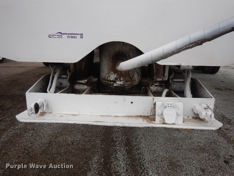 image for item EY9063 2000 Lufkin end dump trailer