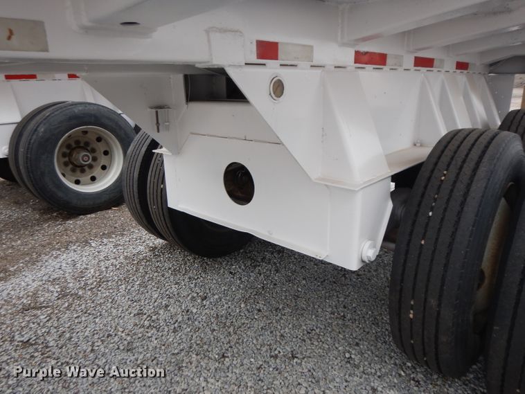 image for item EY9063 2000 Lufkin end dump trailer