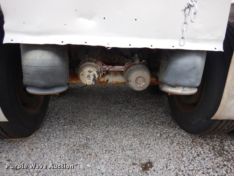 image for item EY9063 2000 Lufkin end dump trailer