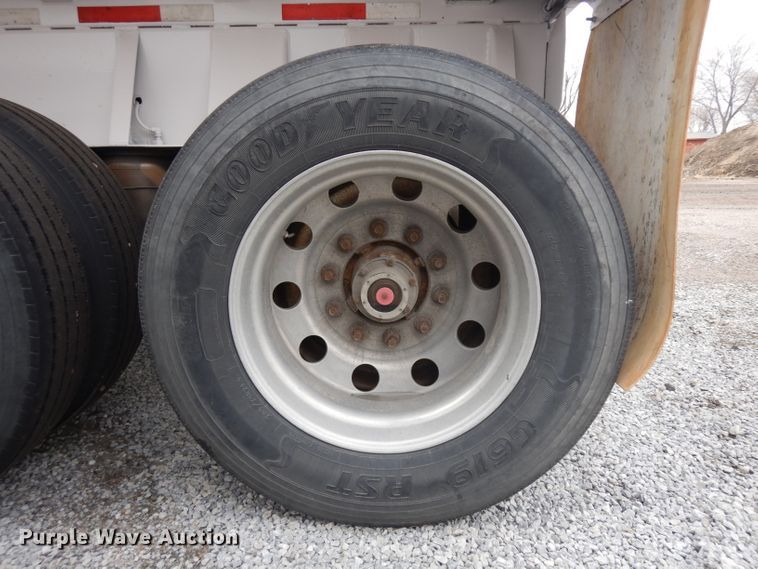 image for item EY9063 2000 Lufkin end dump trailer