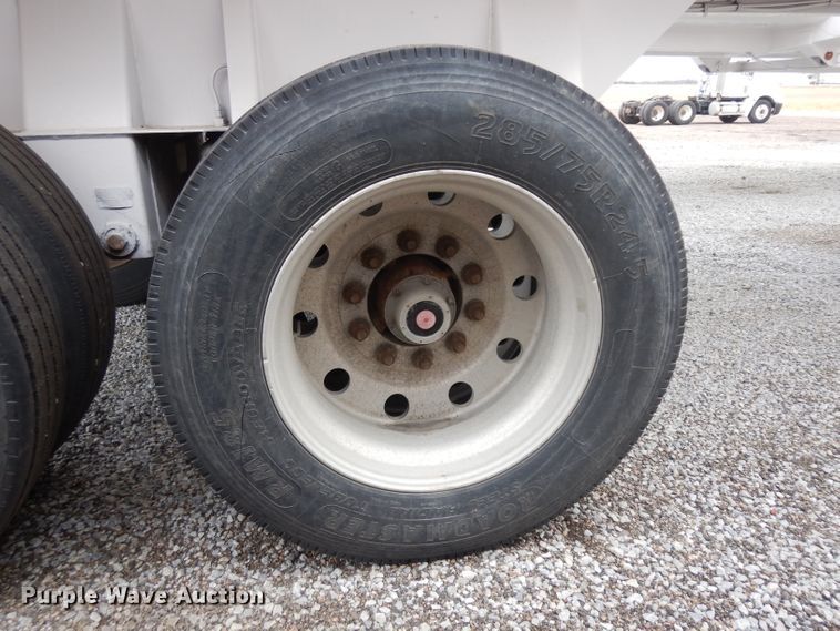 image for item EY9063 2000 Lufkin end dump trailer