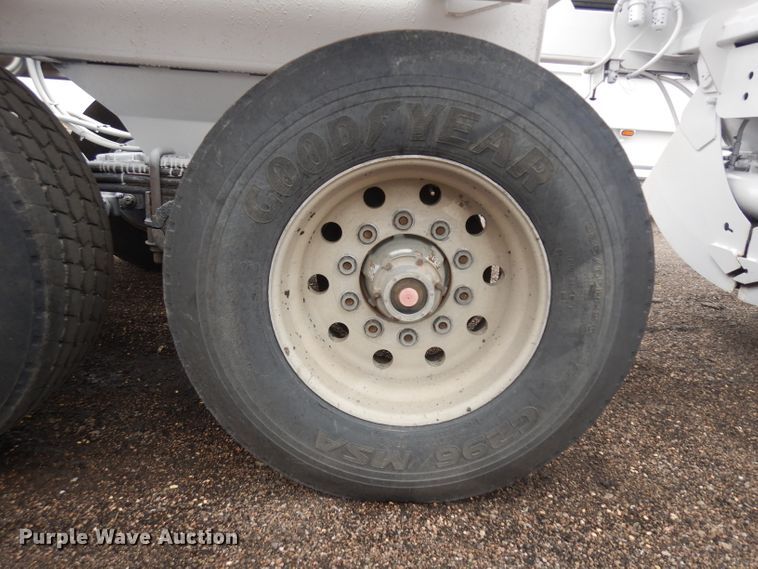 image for item EY9066 1994 Trail King TK54BDU-433 bottom dump trailer