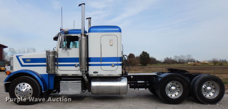 image for item GK9489 2000 Peterbilt 378  semi truck