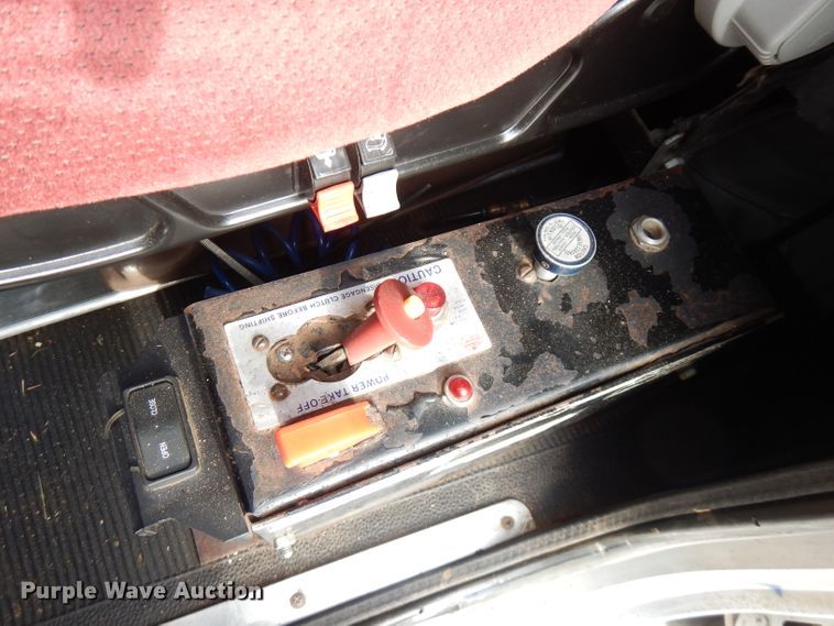 image for item GK9489 2000 Peterbilt 378  semi truck