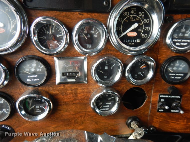 image for item GK9489 2000 Peterbilt 378  semi truck