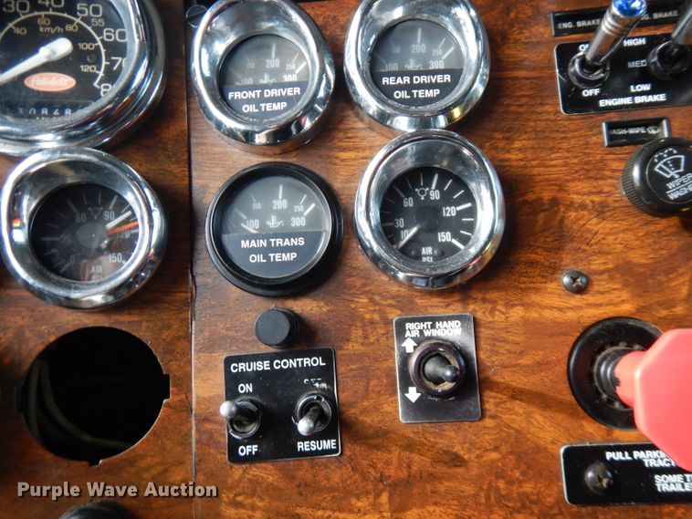 image for item GK9489 2000 Peterbilt 378  semi truck