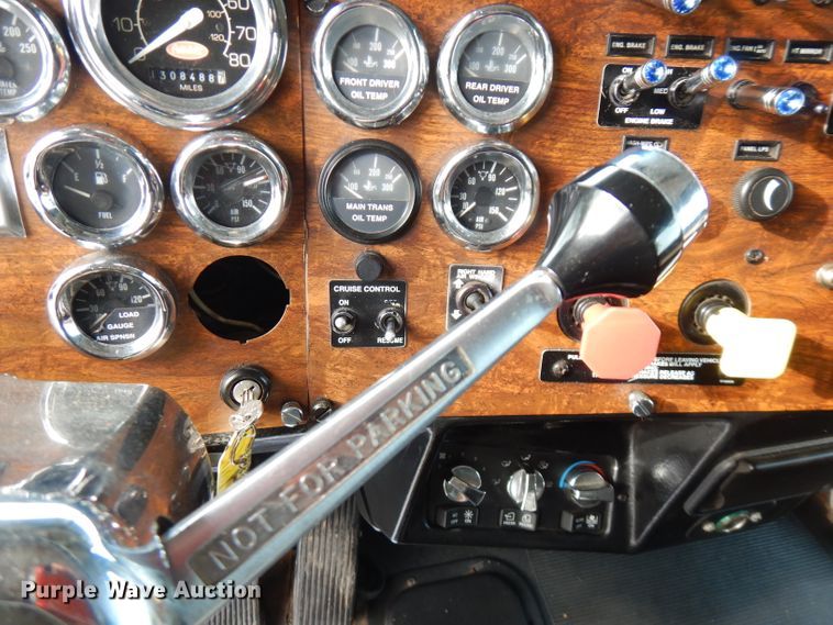 image for item GK9489 2000 Peterbilt 378  semi truck