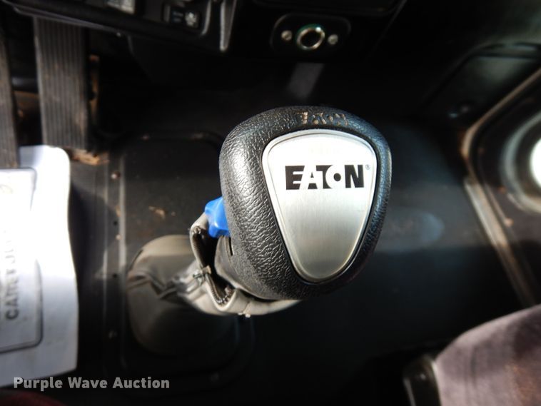 image for item GK9489 2000 Peterbilt 378  semi truck