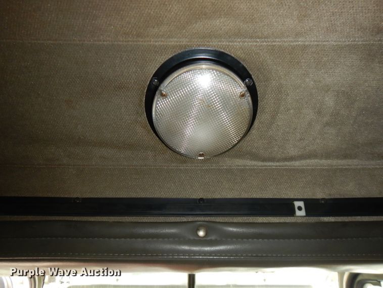 image for item GK9489 2000 Peterbilt 378  semi truck