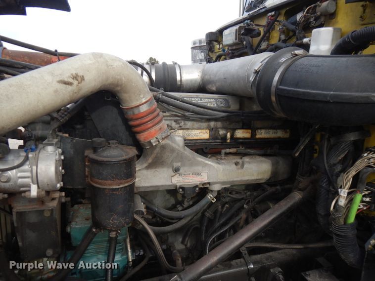 image for item GK9489 2000 Peterbilt 378  semi truck