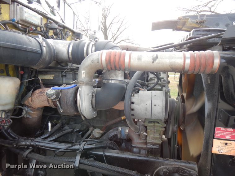 image for item GK9489 2000 Peterbilt 378  semi truck