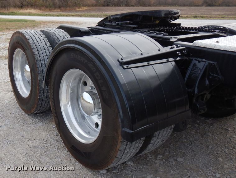 image for item GK9489 2000 Peterbilt 378  semi truck