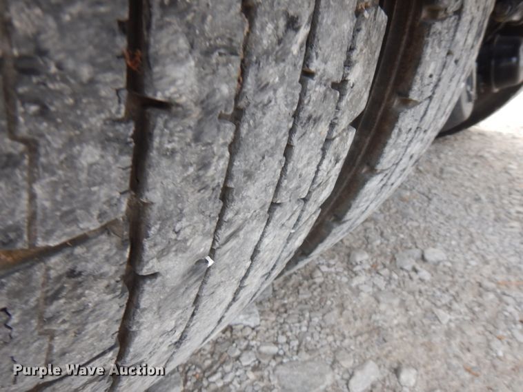 image for item GK9489 2000 Peterbilt 378  semi truck