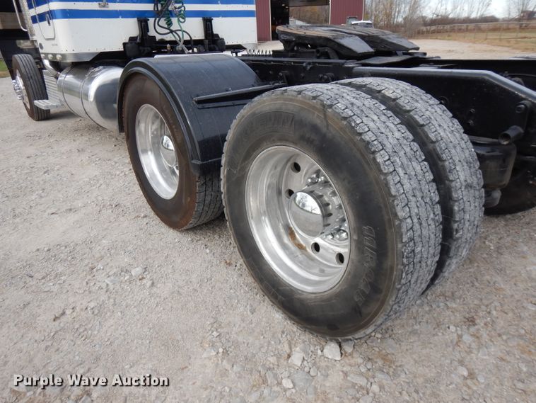 image for item GK9489 2000 Peterbilt 378  semi truck