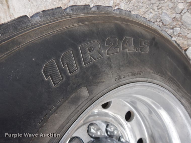 image for item GK9489 2000 Peterbilt 378  semi truck