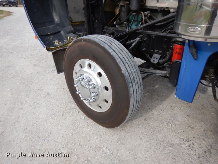 image for item GK9489 2000 Peterbilt 378  semi truck