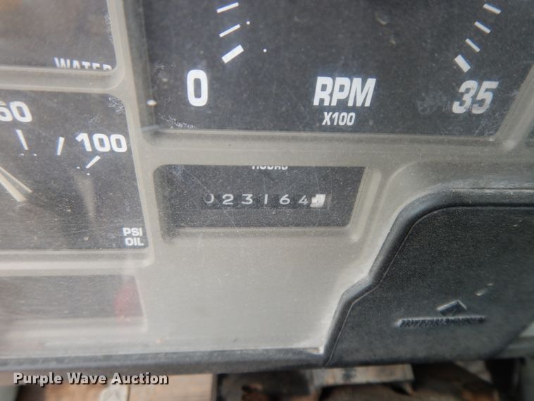 image for item GK9554 1999 International 4900  semi truck