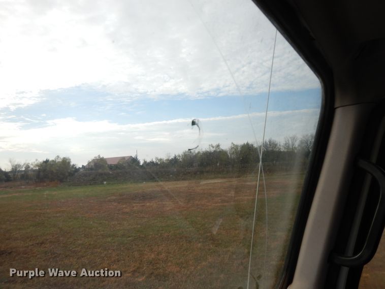 image for item GK9554 1999 International 4900  semi truck