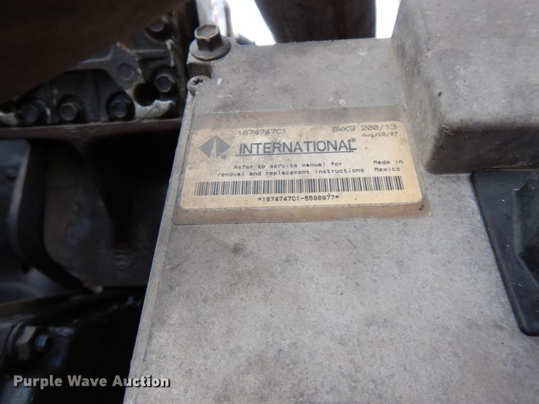 image for item GK9554 1999 International 4900  semi truck