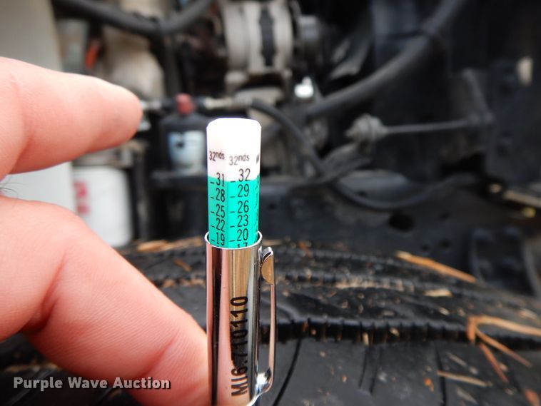 image for item GK9554 1999 International 4900  semi truck