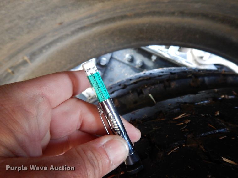 image for item GK9554 1999 International 4900  semi truck