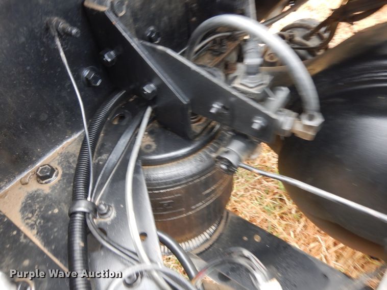 image for item GK9554 1999 International 4900  semi truck