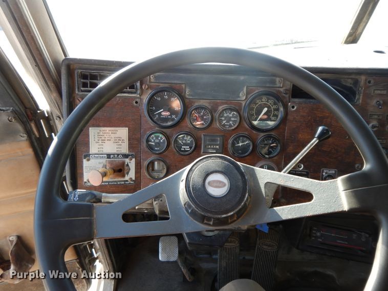 image for item GK9608 1991 Peterbilt 378  semi truck