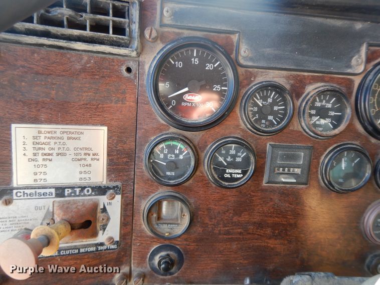 image for item GK9608 1991 Peterbilt 378  semi truck