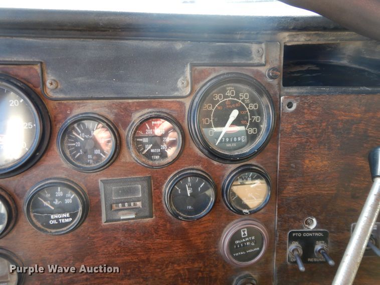 image for item GK9608 1991 Peterbilt 378  semi truck
