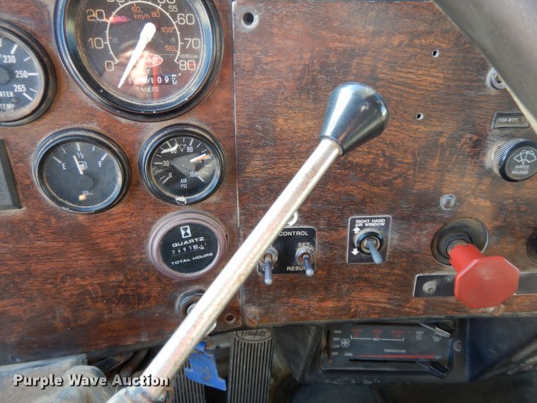 image for item GK9608 1991 Peterbilt 378  semi truck