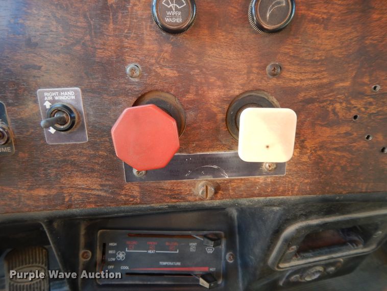 image for item GK9608 1991 Peterbilt 378  semi truck