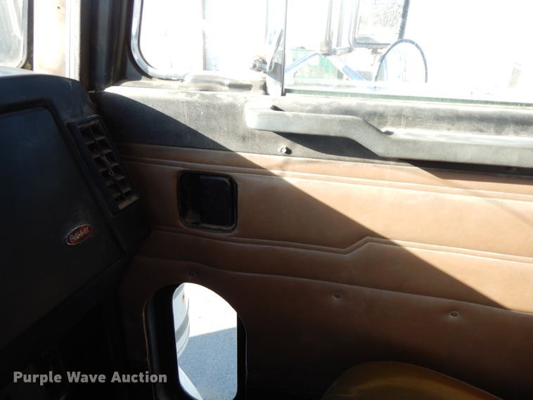 image for item GK9608 1991 Peterbilt 378  semi truck