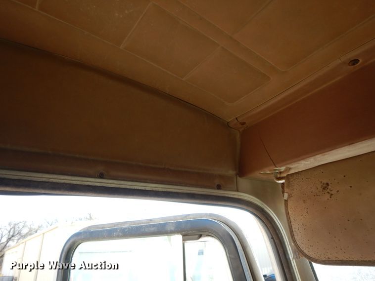 image for item GK9608 1991 Peterbilt 378  semi truck