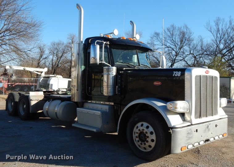image for item GK9609 2012 Peterbilt 389  semi truck