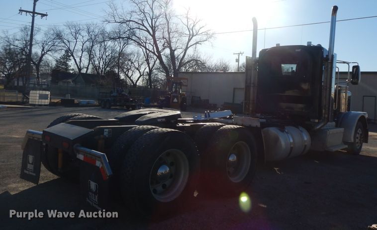 image for item GK9609 2012 Peterbilt 389  semi truck