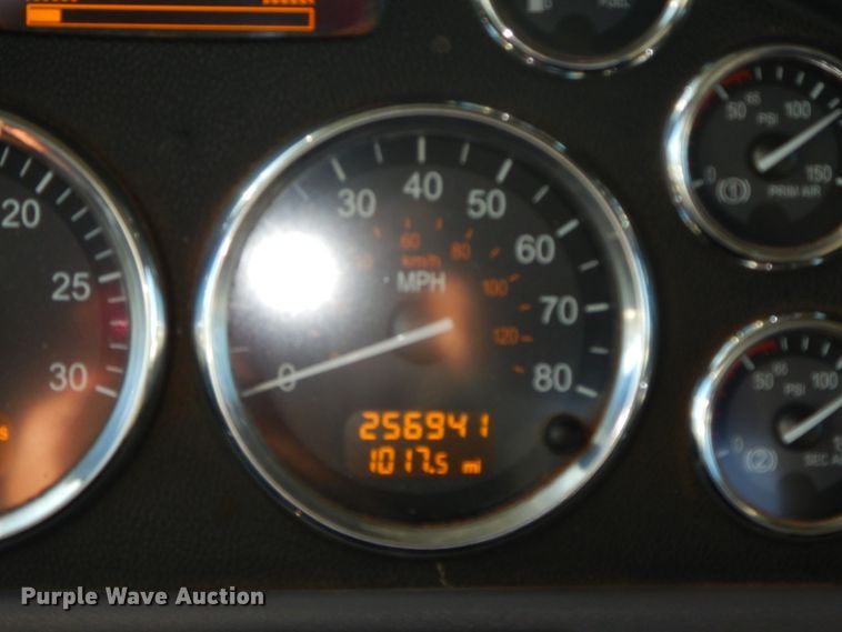 image for item GK9609 2012 Peterbilt 389  semi truck