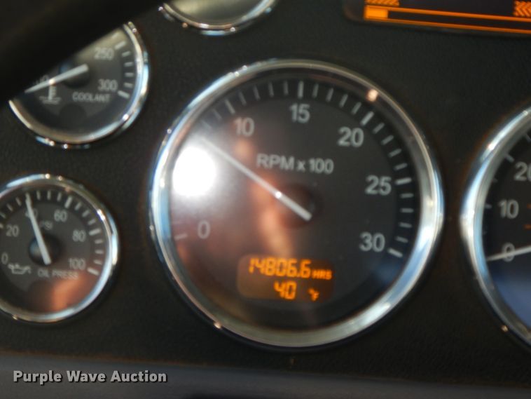 image for item GK9609 2012 Peterbilt 389  semi truck