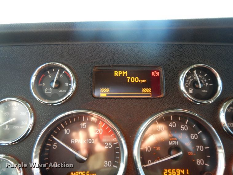 image for item GK9609 2012 Peterbilt 389  semi truck