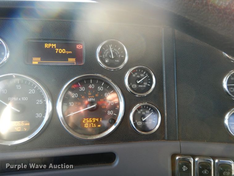 image for item GK9609 2012 Peterbilt 389  semi truck