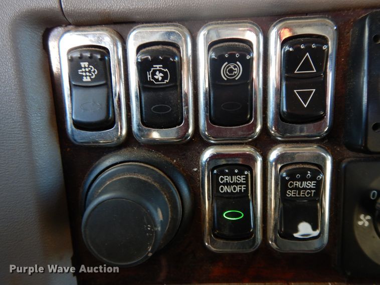 image for item GK9609 2012 Peterbilt 389  semi truck