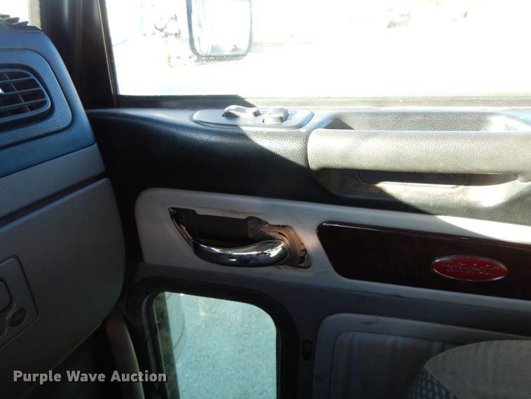 image for item GK9609 2012 Peterbilt 389  semi truck