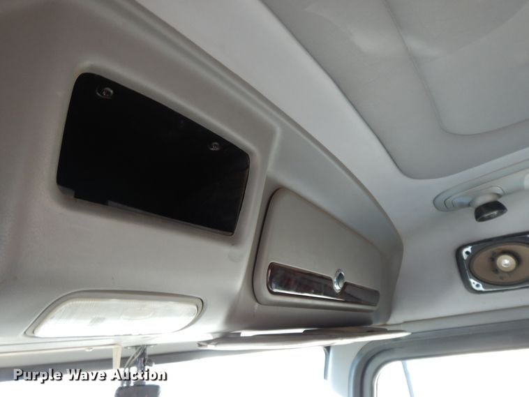 image for item GK9609 2012 Peterbilt 389  semi truck