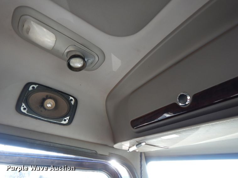 image for item GK9609 2012 Peterbilt 389  semi truck