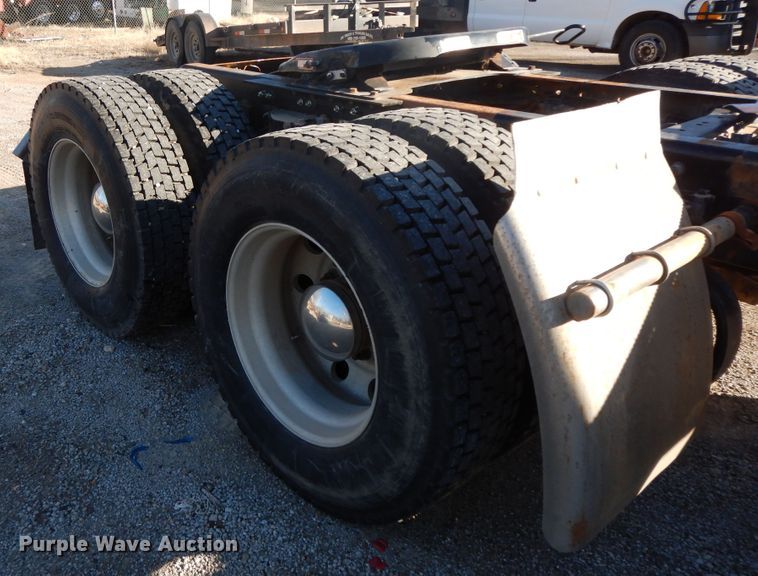 image for item GK9609 2012 Peterbilt 389  semi truck