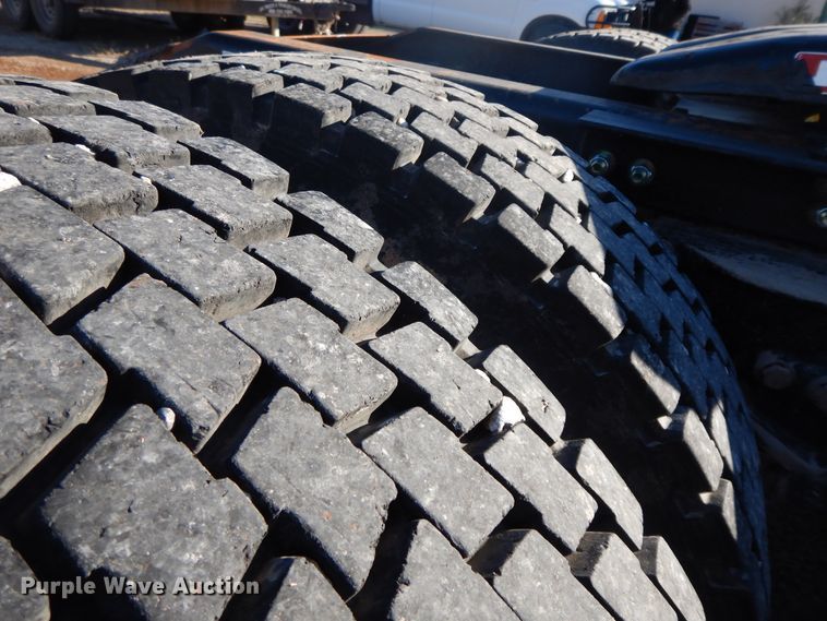 image for item GK9609 2012 Peterbilt 389  semi truck