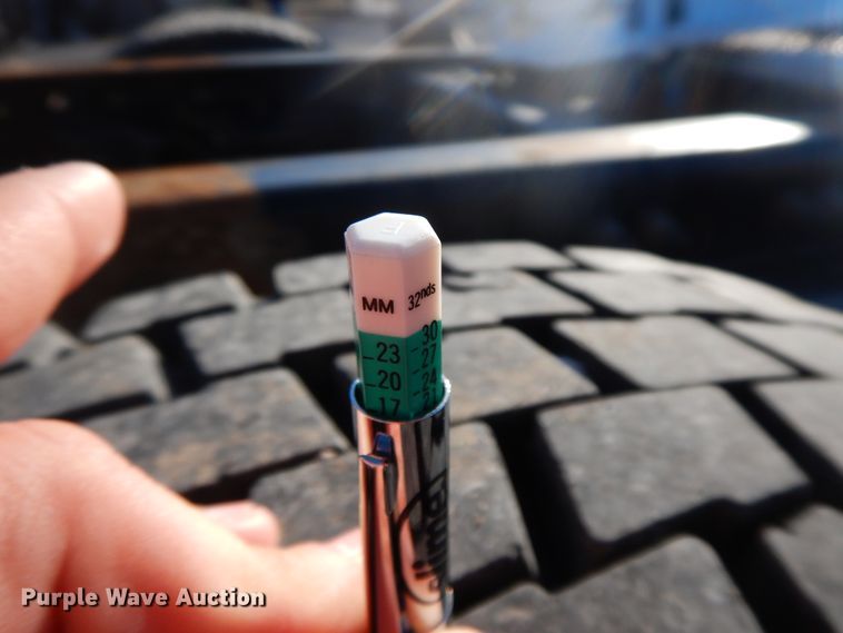 image for item GK9609 2012 Peterbilt 389  semi truck