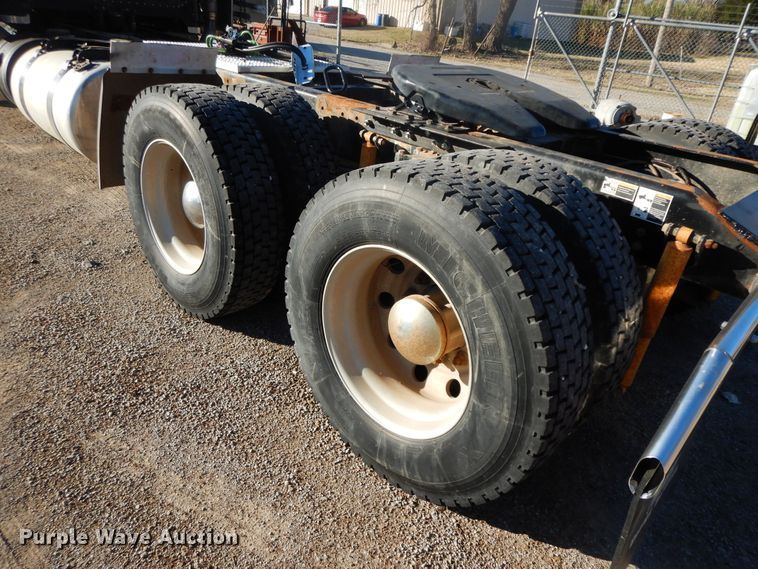 image for item GK9609 2012 Peterbilt 389  semi truck