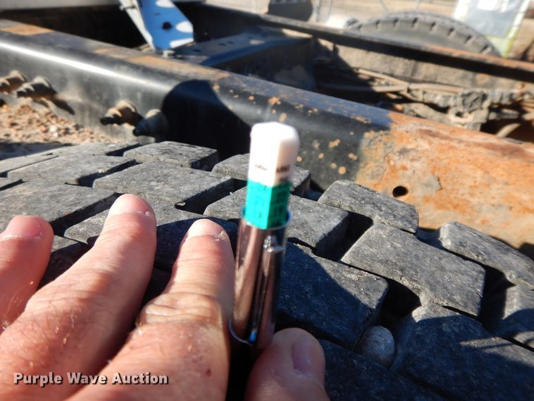 image for item GK9609 2012 Peterbilt 389  semi truck