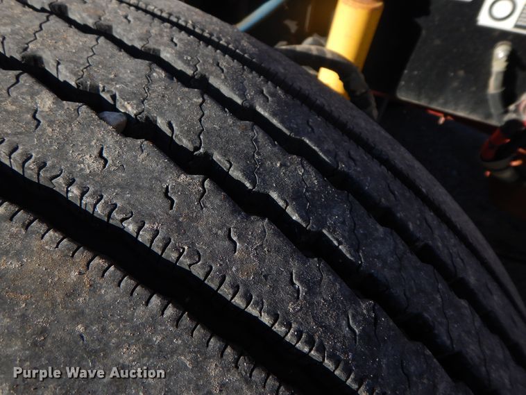 image for item GK9609 2012 Peterbilt 389  semi truck