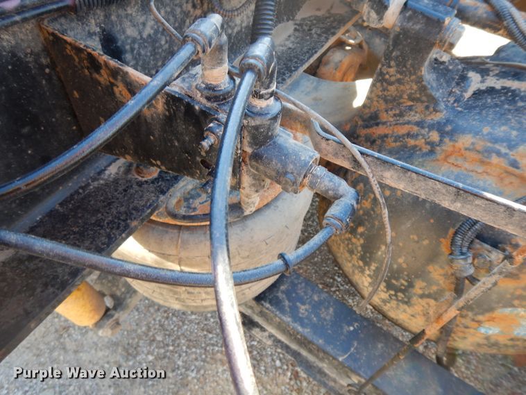 image for item GK9609 2012 Peterbilt 389  semi truck